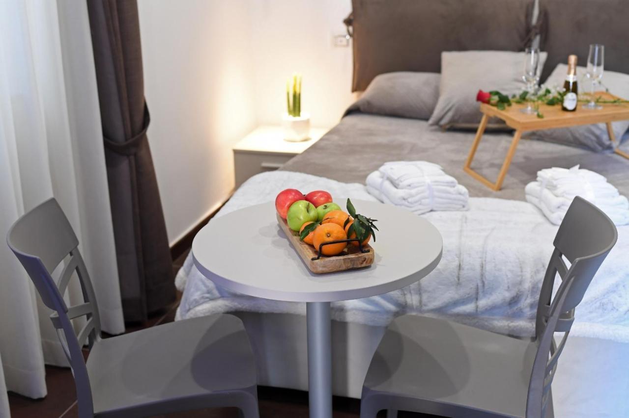 B&B In Centro Storico Salerno Eksteriør billede