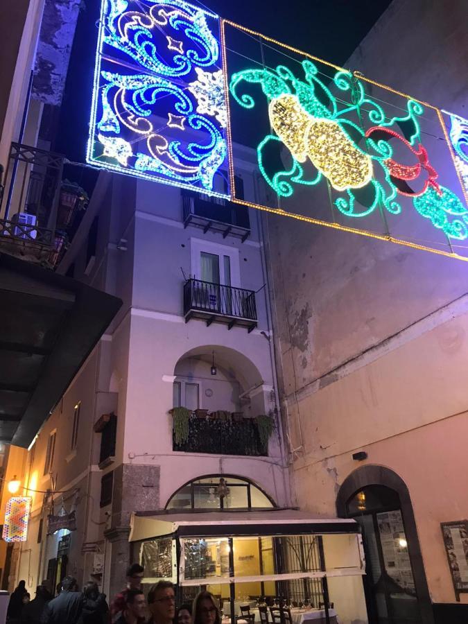 B&B In Centro Storico Salerno Eksteriør billede